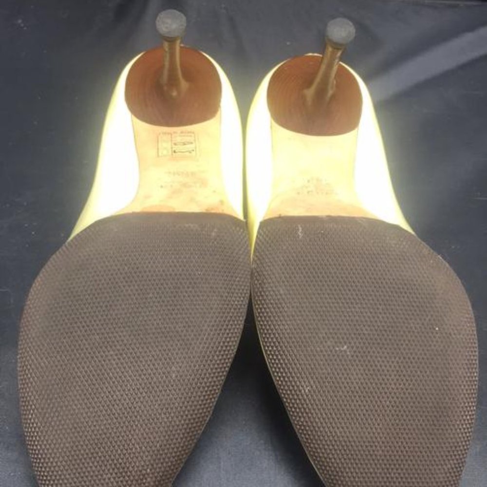 Gucci Yellow Patent Leather Pumps - Picture 10 of 12